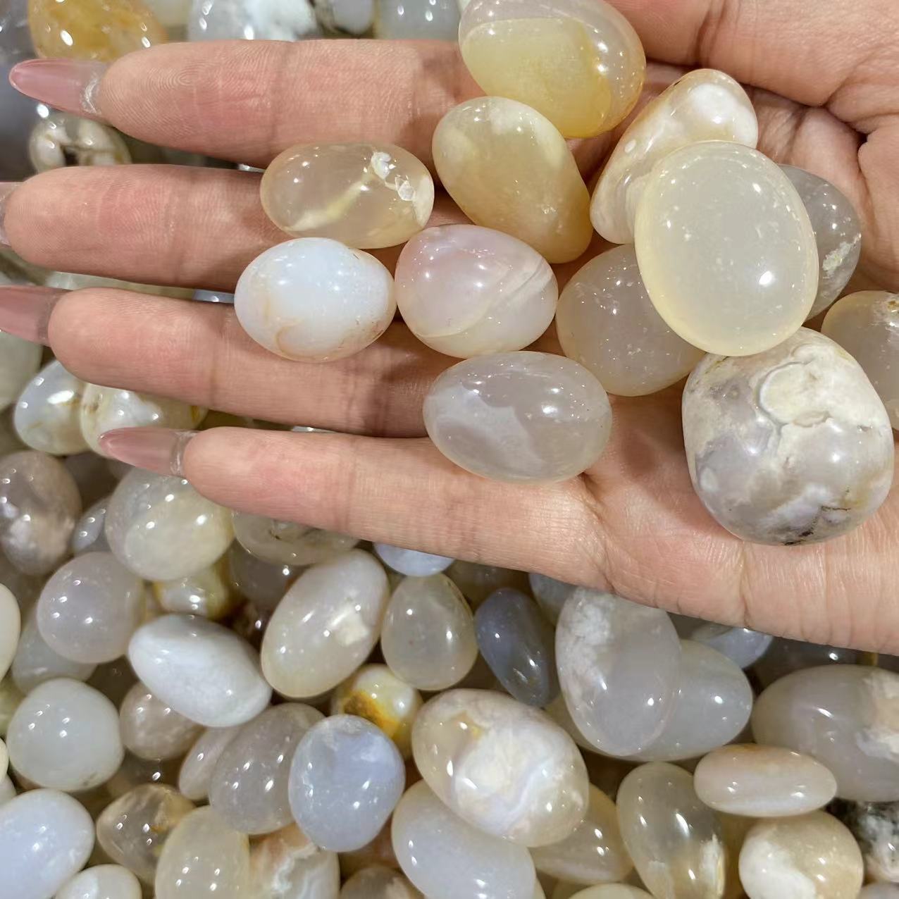 Flower agate tumbles